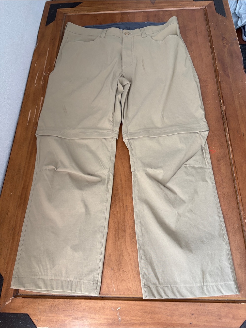 Eddie Bauer NWOT Tan Convertible Zip-Off Chinos Size 36x30